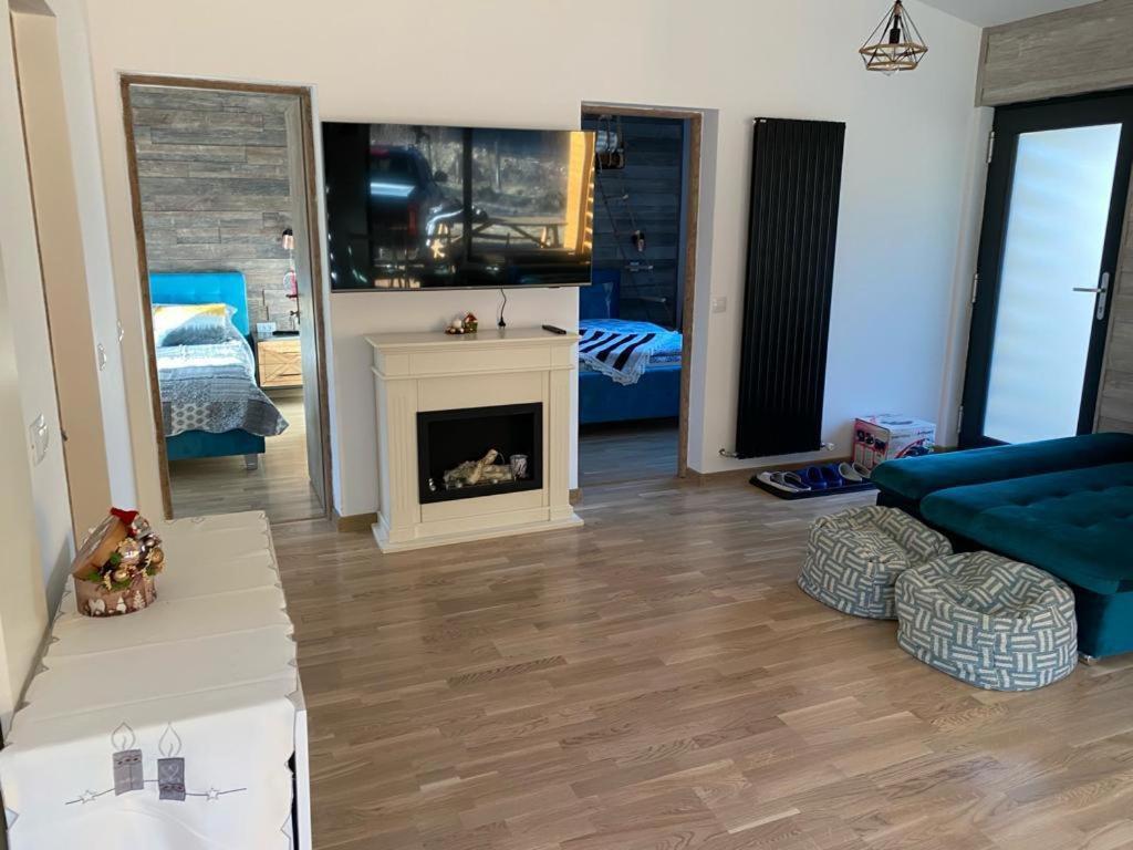 Tarcau Kub Villa Cazaci Eksteriør billede